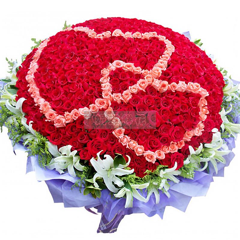 心中充满爱,当我们掌心相对,心心相印时,所有的人都会看到我爱你!