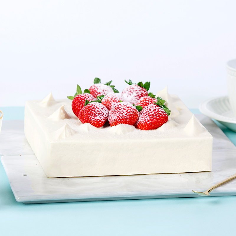 草莓奶油鲜奶蛋糕